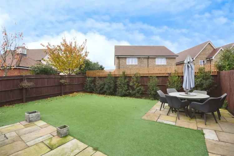 3 Bed House with Garage and Garden