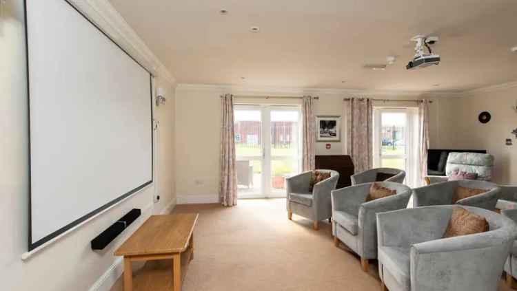 Chesterton Lodge: Modern Residential Care Home for Seniors