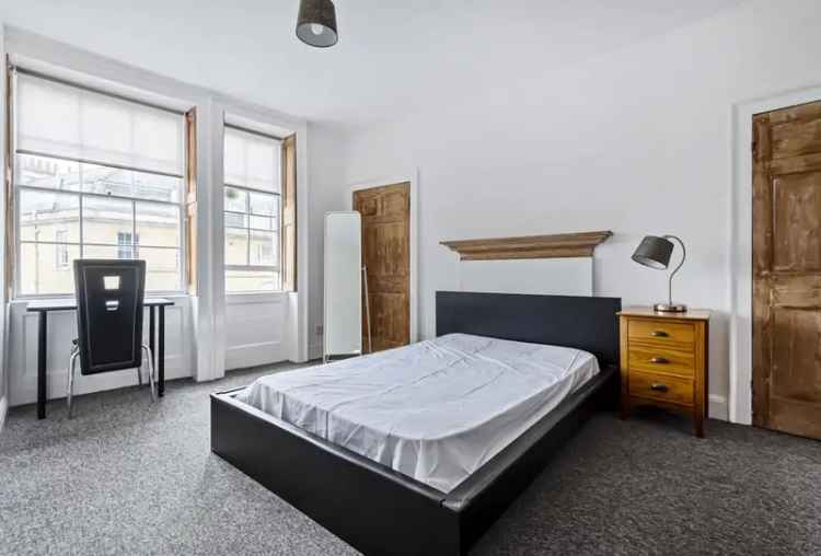 5 Bedroom Maisonette For Sale