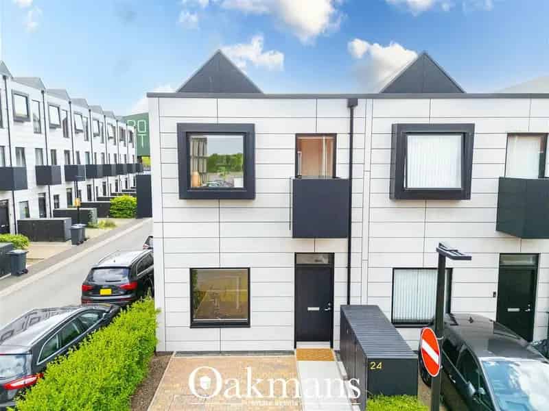 3 Bedroom End of Terrace House For Sale