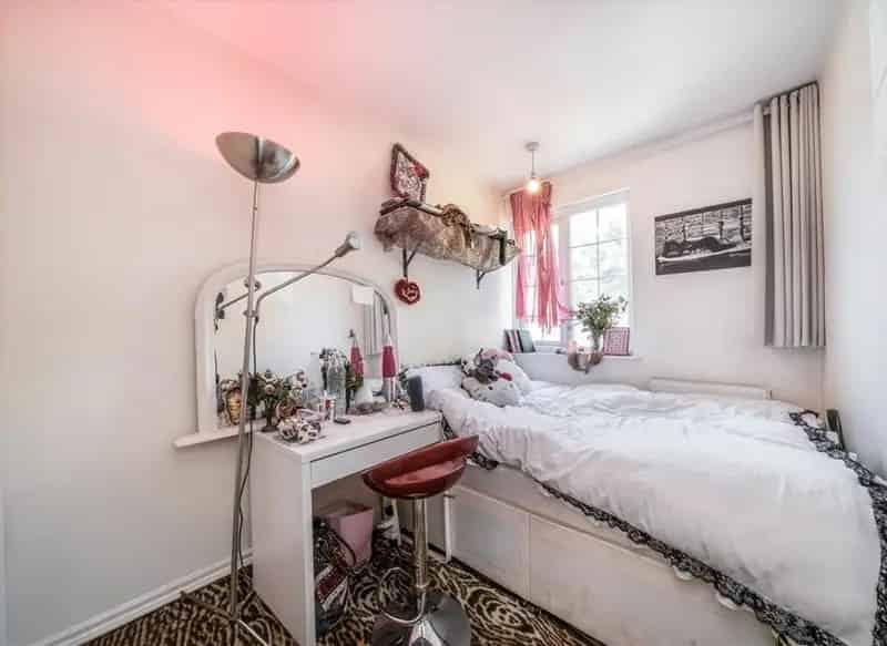 Four Bedroom House Near Well Street Common and Victoria Park