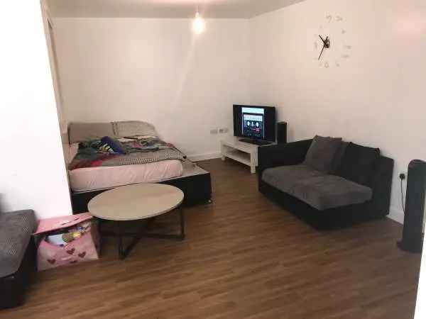 Flat For Rent in London, England