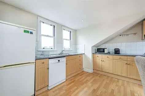 3 Double Bedroom Victorian Flat 121m² West Putney
