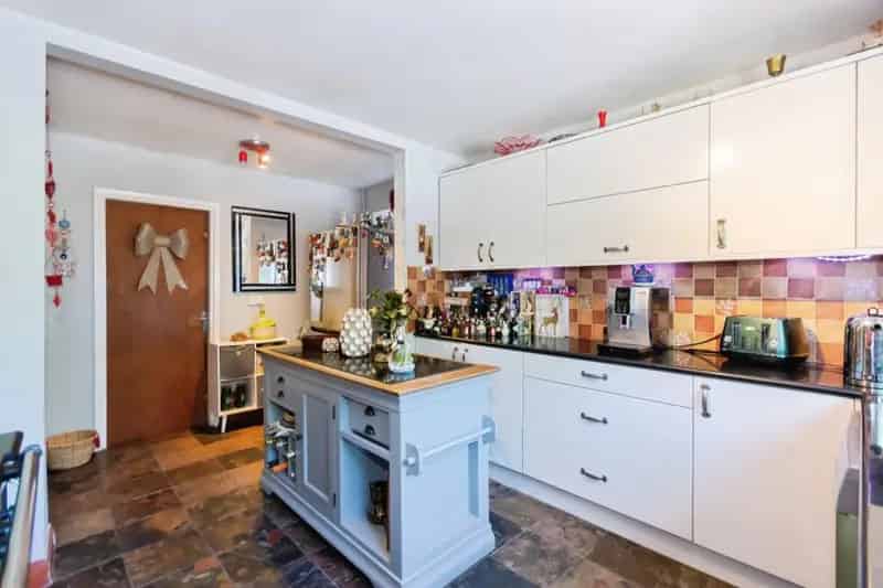 4 Bedroom Detached House For Sale in Solihull