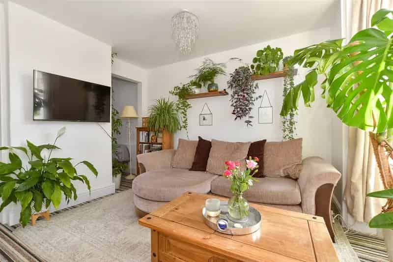 3 Bedroom Terraced House for Sale Gurnard