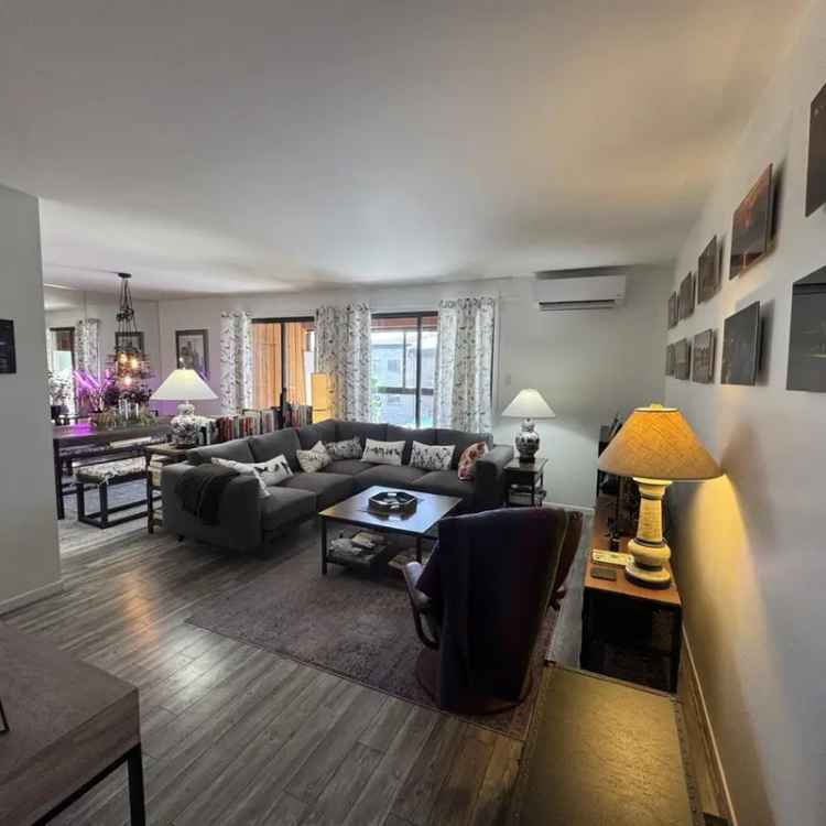 Condo for Sale: Peaceful Neighborhood, Open Concept, Two Bedrooms