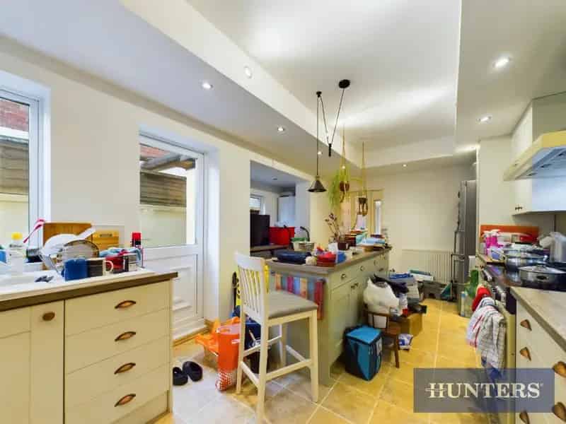 5 Bedroom House with 2 Bed Annexe For Sale
