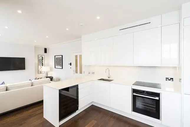 Flat to rent in Hamlet Gardens, London W6