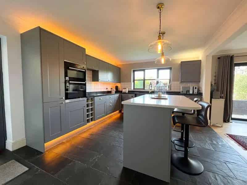 5 Bed House for Sale Llandow Village