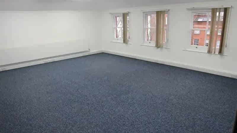 Reading Office Space near Train Station and Oracle