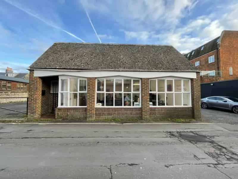 Ground Floor Commercial Property near Shoreham by Sea Station