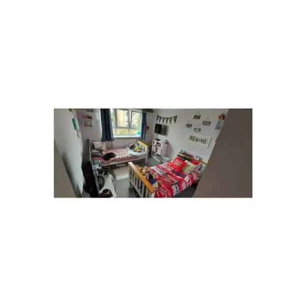 2 Bed Flat Balcony Near Schools and Amenities