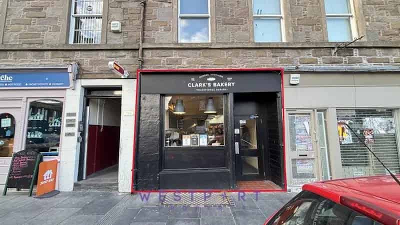 Retail Space for Lease in Busy Shopping Area