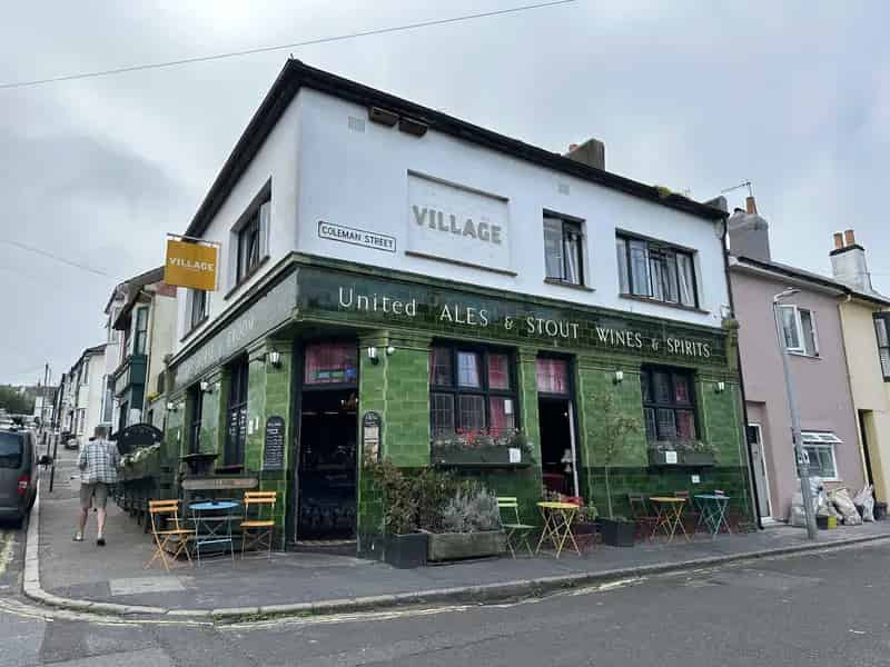 Free of Tie Community Pub Kitchen HMO Accommodation Lease Business for Sale