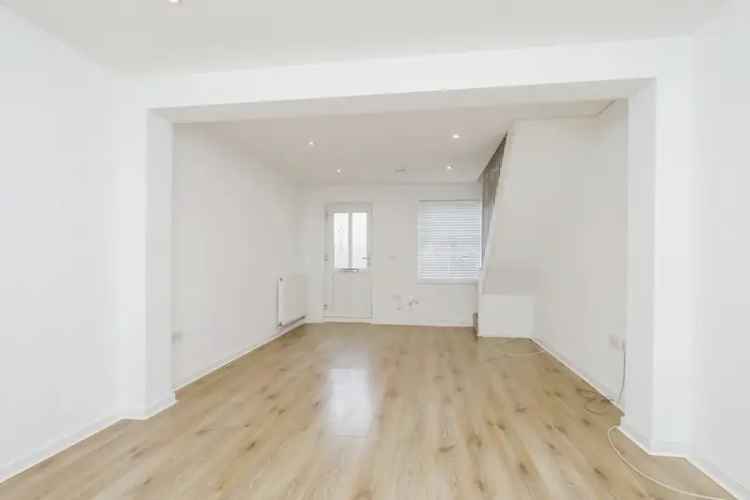 Immaculately Presented 2 Bed Mid Terrace House No Onward Chain