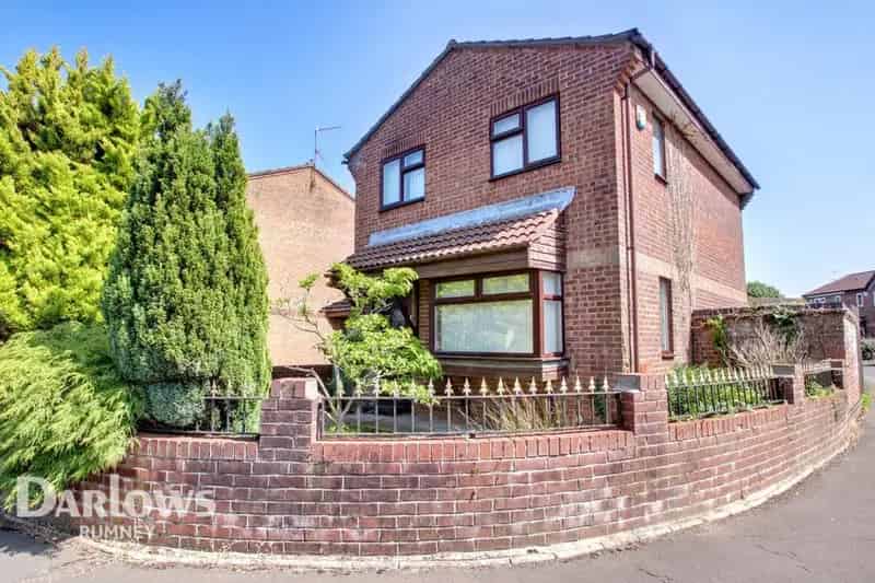 3 Bedroom Detached House For Sale