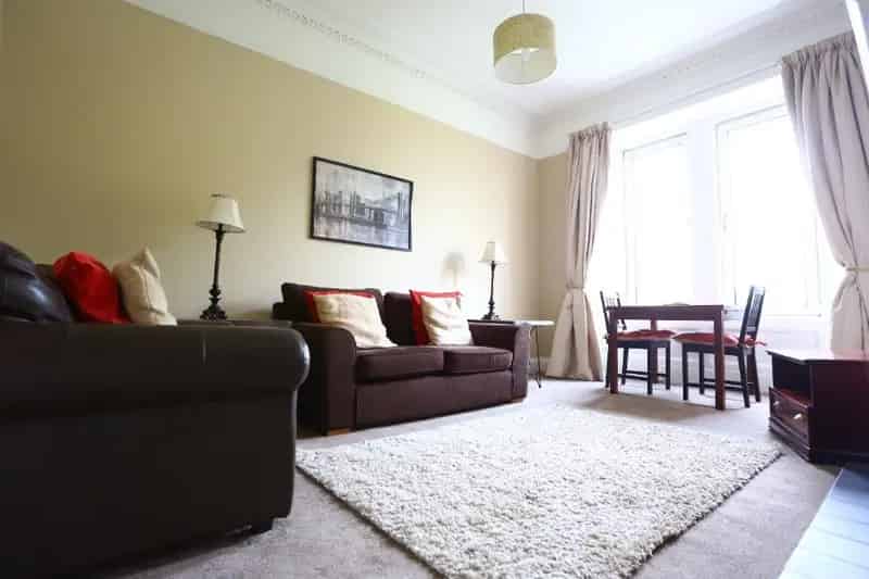 2-Bedroom Flat to Rent in Edinburghs Shandon Area