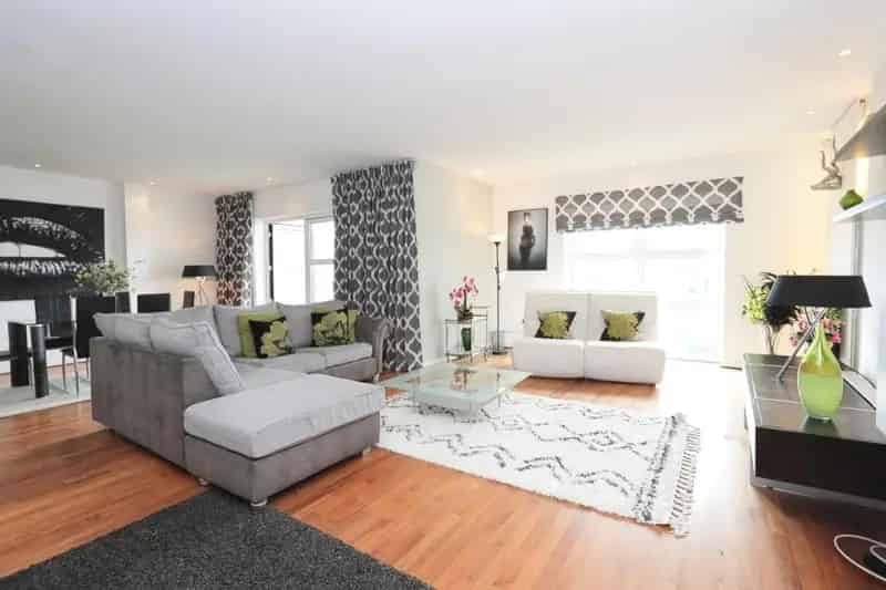 Cardiff City Centre Penthouse Apartment Two Terraces Ensuite Gym Pool Spa Parking