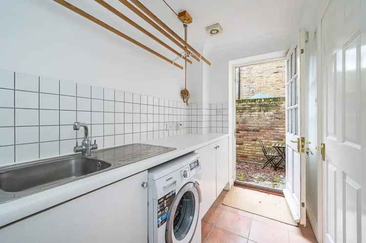 2 Bedroom Gated Mews House for Sale Near Ealing Broadway