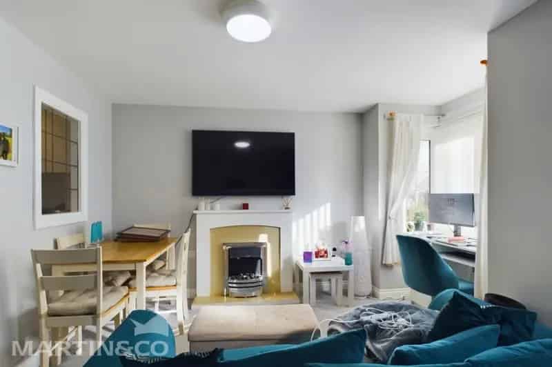 1 Bedroom Flat for Sale in TN2 3GG