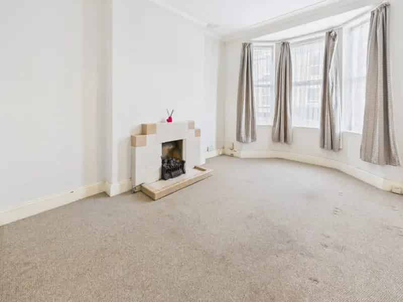 2 Bedroom House To Rent Available 11092025