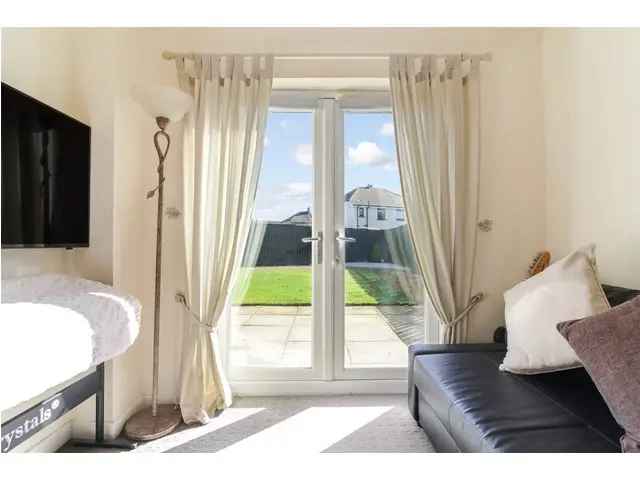 3 4 Bedroom Townhouse for Sale with Garage and Gardens