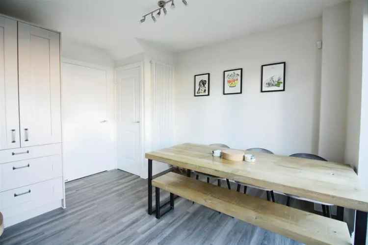 4 Bedroom Semi Detached House to Rent Thorpe Park