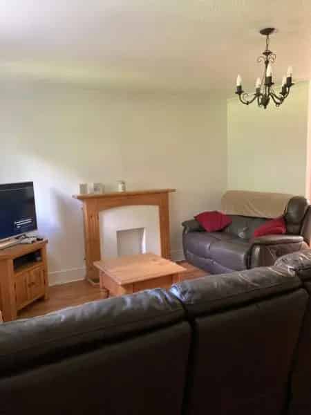 3 Bed Terraced House with Garage and Garden Near Amenities