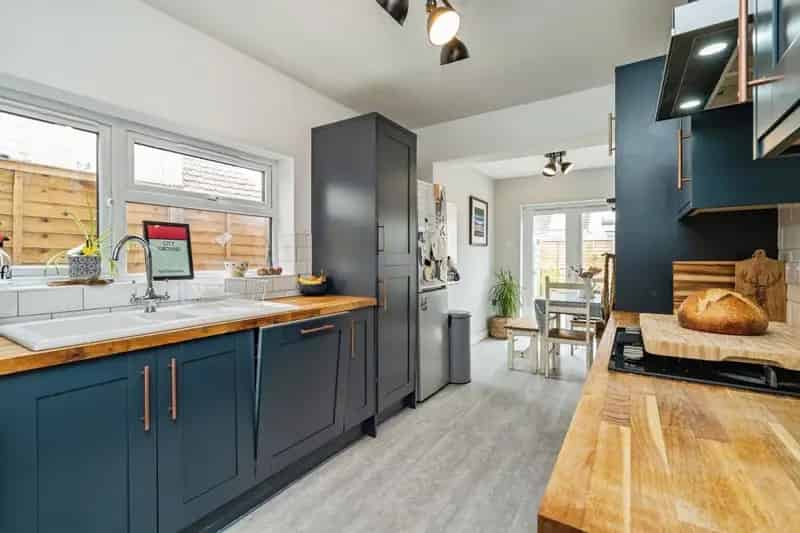3 Bedroom Mid-Terraced House Cromer
