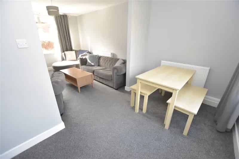 3 Bed Semi-Detached House Near Amenities and Schools