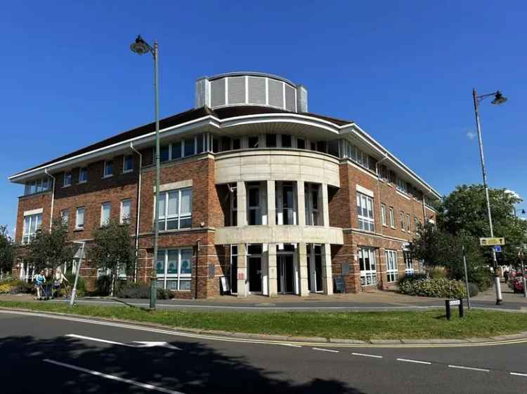 Modern Second Floor Accommodation with Meeting Room