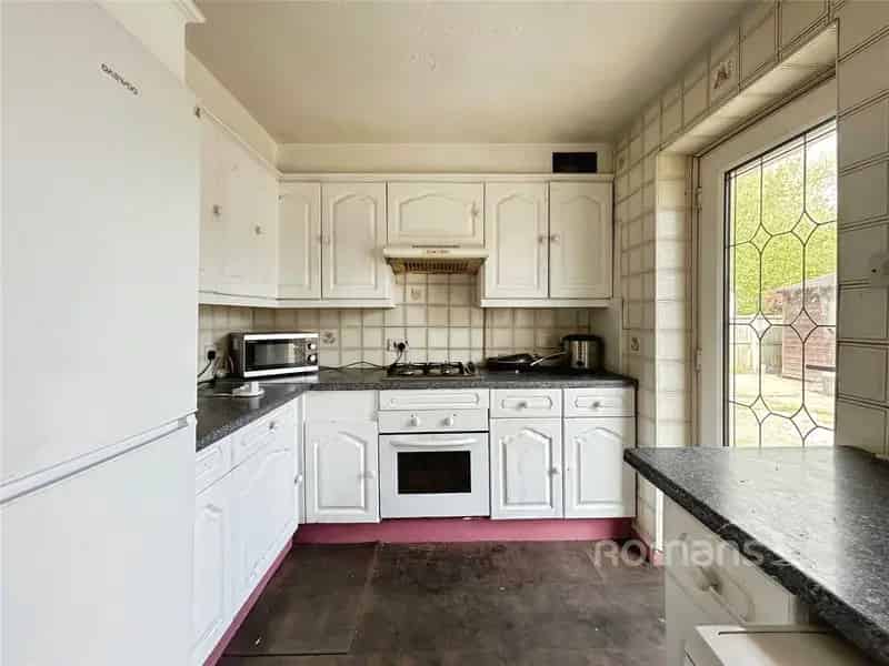 2 Bedroom Detached House Investment Opportunity No Onward Chain