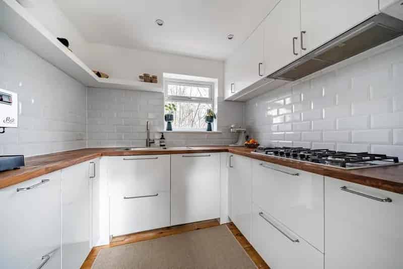 Beautiful Double-Fronted House in Gated Community