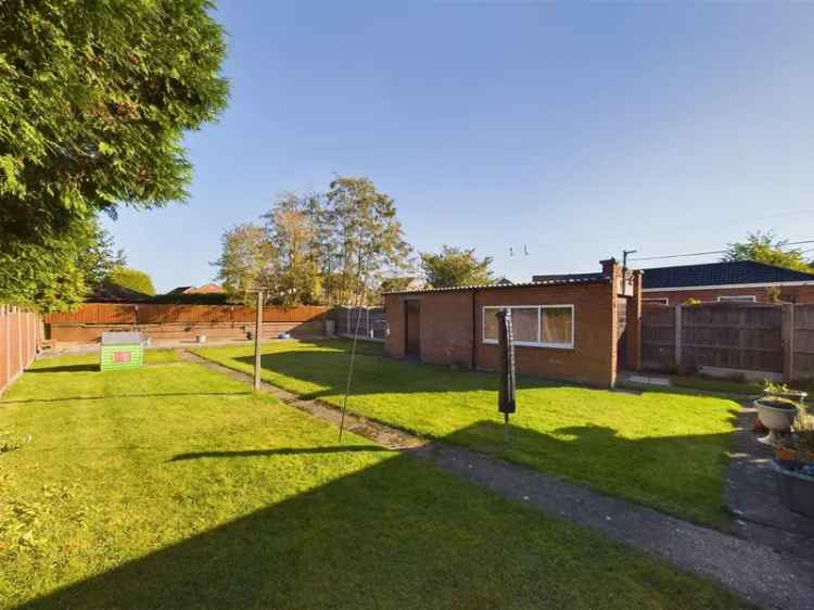 Bungalow For Sale in North Kesteven, England