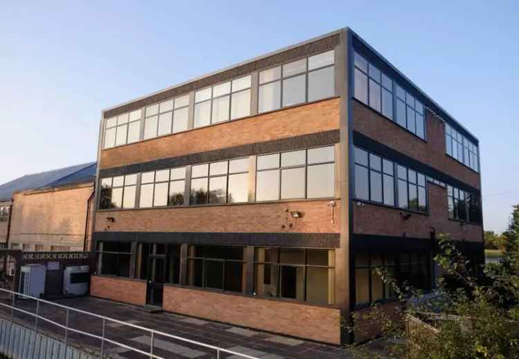 Commercial property For Rent in Tannery Lane, Guildford, England