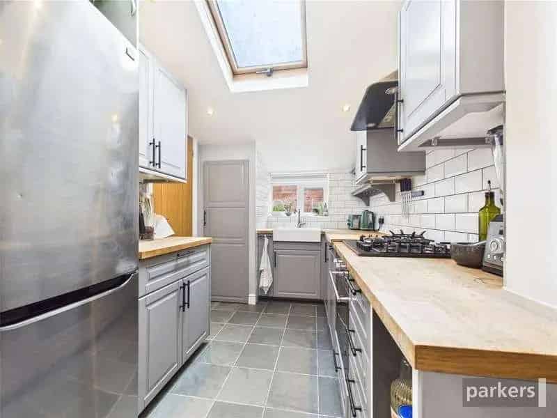1 Bed Flat for Sale Private Garden Permit Parking