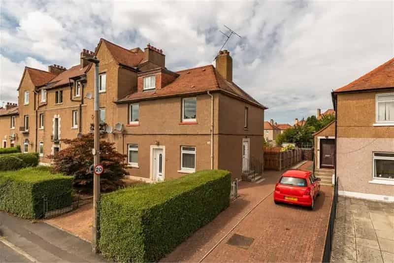 3 Bed Flat Parkhead Double Upper 1 Reception Room
