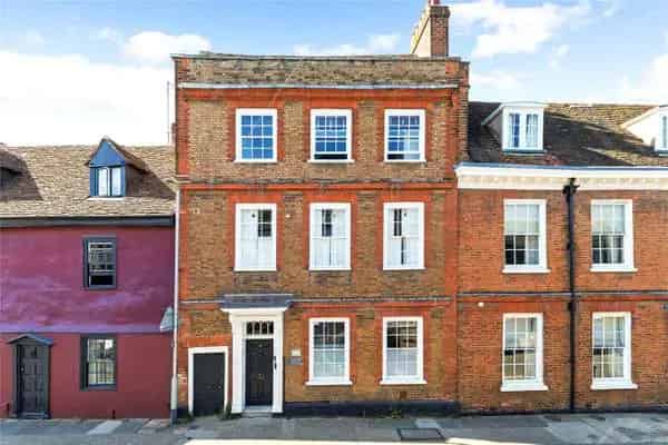 Landmark 18th Century Family Home in Hertford