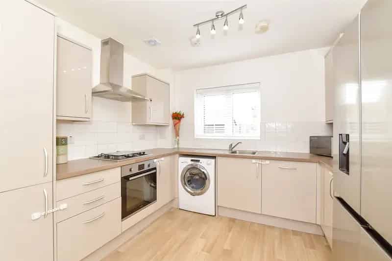 3 Bedroom End Terrace House for Sale
