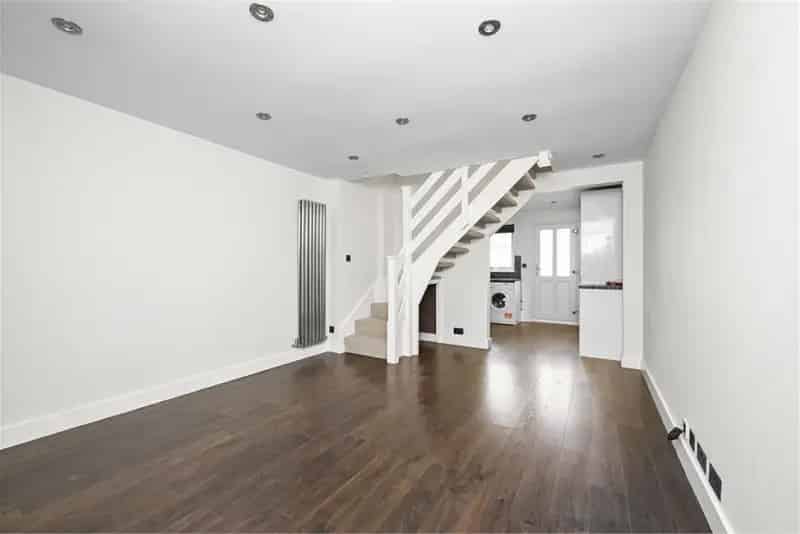 2 Bed Terraced House with Garden and Parking