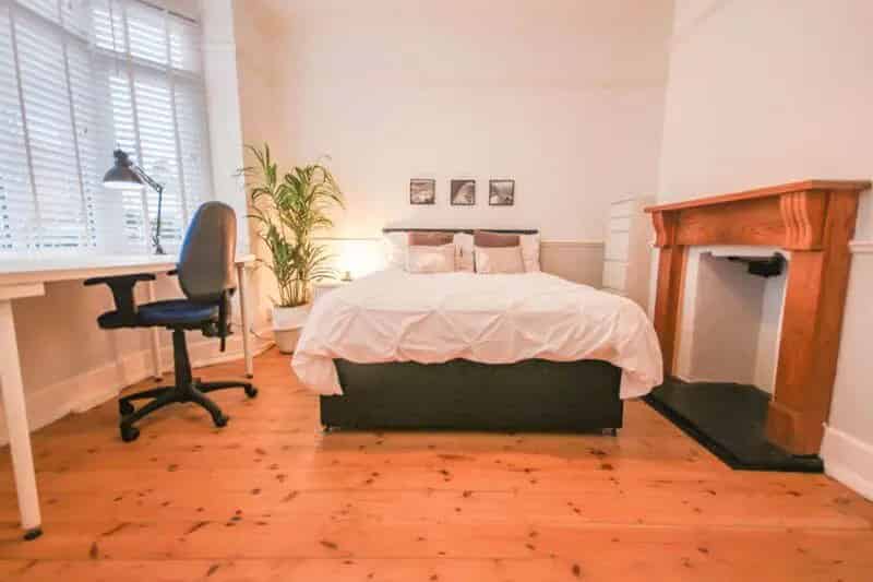 4 Bedroom Semi-Detached House Near AECC University College