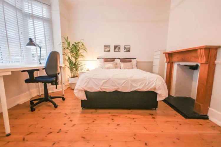 4 Bedroom Semi-Detached House Near AECC University College