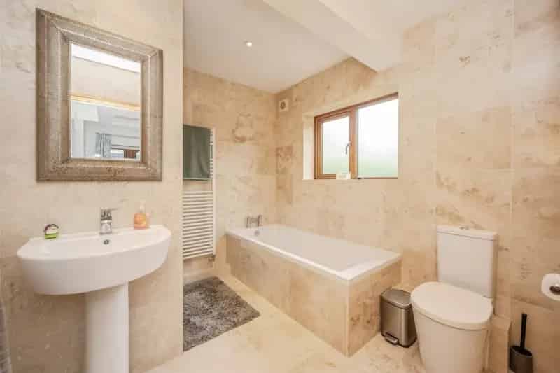 Stunning Barn Conversion Near Cambridge - 4 Beds, 2000 sq ft