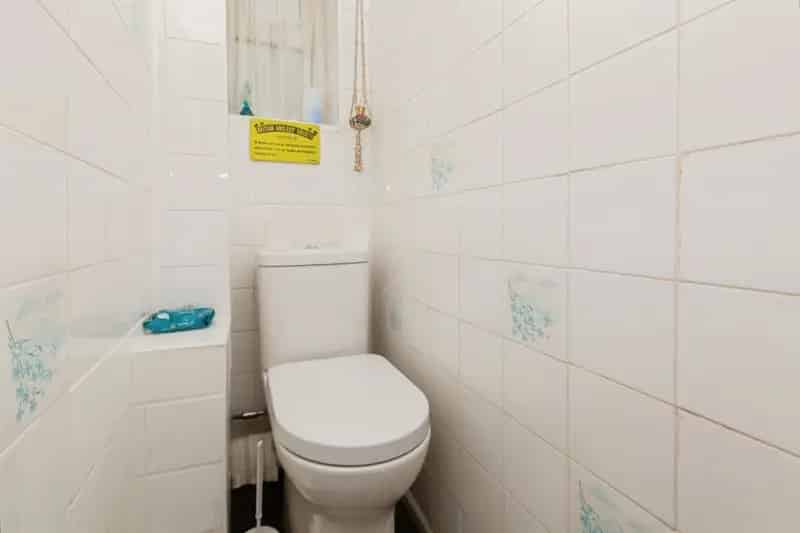 Spacious 3-Bed Semi-Detached Home with Large Garden No Upper Chain