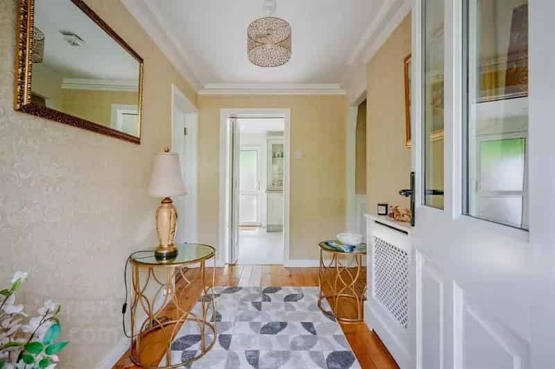 Exceptional Detached Bungalow with Mature Garden and Private Terrace