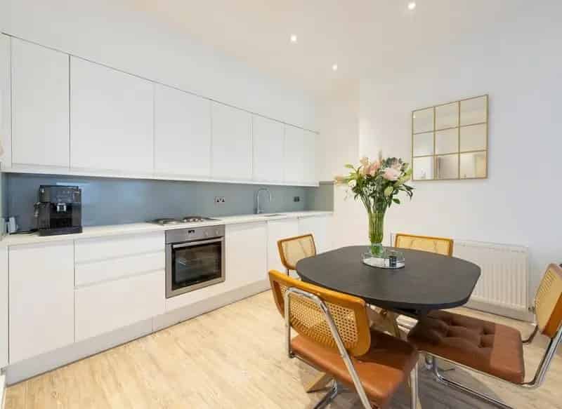 Refurbished One Double Bedroom Apartment Near Excellent Schools