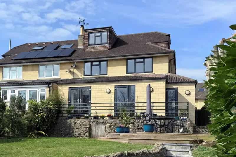 5 Bedroom Semi-Detached House for Sale