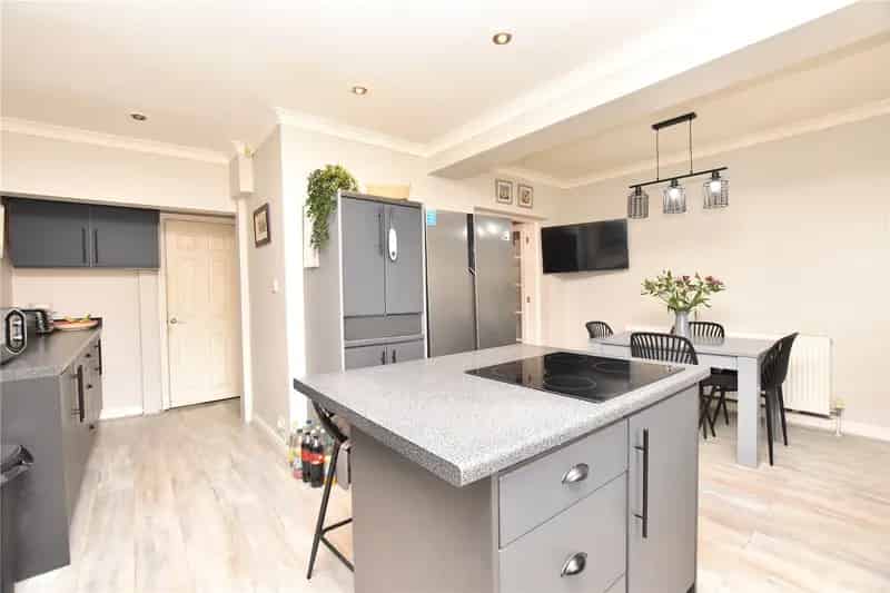 Spacious 4 Bedroom Family Home in Sought After Location