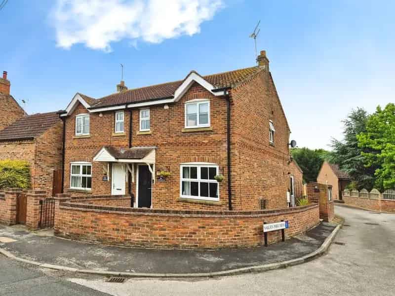 3 Bedroom Semi Detached House for Sale York YO19