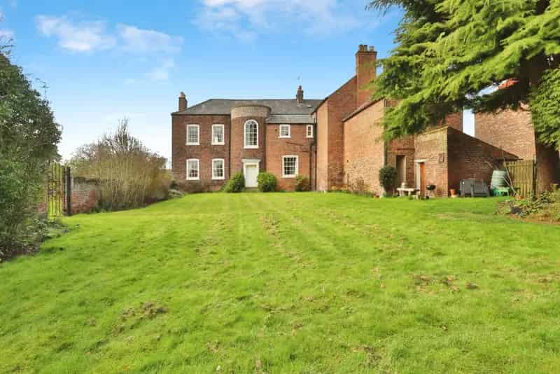 7 Bedroom Georgian Manor House For Sale
